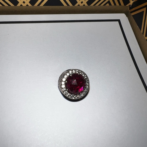 Pandora Retired Radiant Hearts Charm in sterling silver - Picture 3 of 8